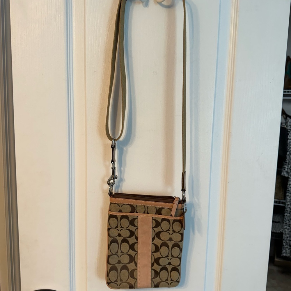 Coach crossover bag/purse